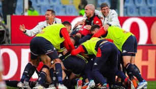 Festejo tras el gol del Genoa
