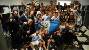 Jugadores de la selección de Guatemala en festejo