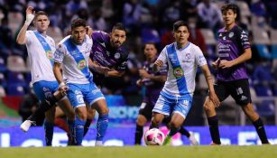 Puebla y Mazatlán jugando partido de Liga MX en el Apertura 2021