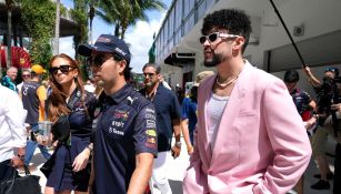 Checo Pérez y Bad Bunny en la pista del GP de Miami