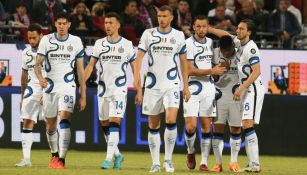 Jugadores del Inter de Milan festejando gol ante Cagliari
