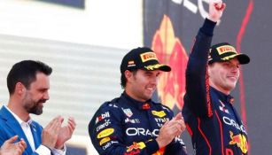 Checo Pérez y Max Verstappen tras subir al podio