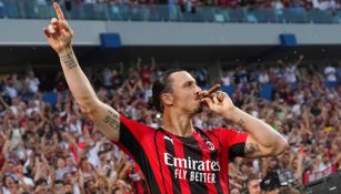 Zlatan Ibrahimovic en festejo con el Milan