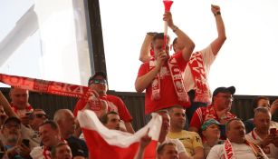 Aficionados de Polonia durante partido vs Países Bajos