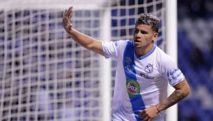 Maxi Araújo festejando un gol