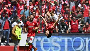 Navarro celebra gol con Toluca ante Atlas
