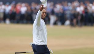 Tiger Woods protagonizó emotiva despedida en el Abierto Británico de St. Andrews
