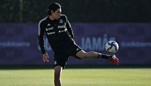 Erick Gutiérrez entrenando con la Selección Mexicana