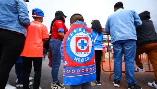 Afición de Cruz Azul presente en el Estadio Azteca