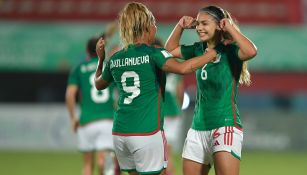 Villanueva y Jana Gutiérrez celebrando el gol ante Alemania