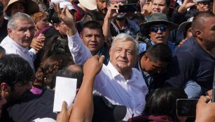 López Obrador en una marcha de la 4T