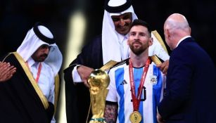 Lionel Messi previo a alzar la Copa Mundial 