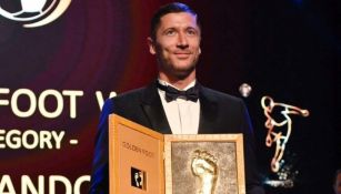 Robert Lewandowski recibió el premio Golden Foot 2022