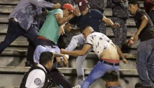 Aficionados se van a los golpes durante el partido en Zacatecas