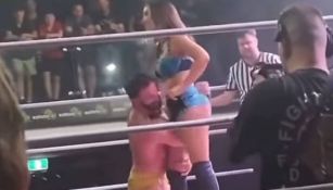 Matt Cardona intenta dar golpe bajo a Cassie Lee en función de Lucha Libre