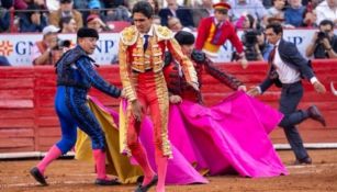 Plaza México: Héctor Gutiérrez resultó cornado en su primer toro durante la tarde del domingo