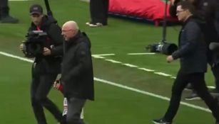 Erikkson fue aplaudido por todo el estadio del Liverpool 
