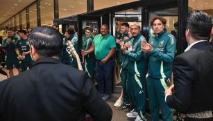 Selección Mexicana recibe serenata en hotel de concentración antes de la Final ante EU