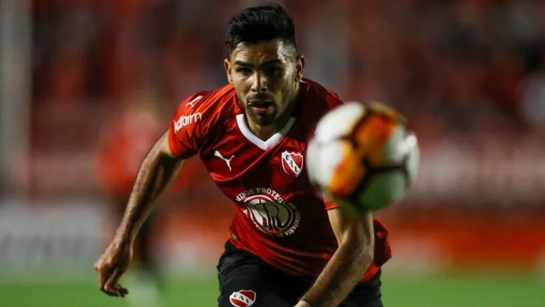 EFE Silvio Romero, en juego con el Independiente