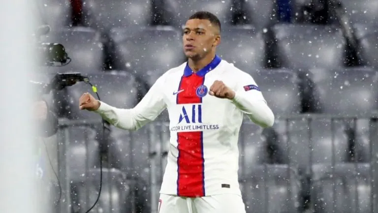 AP Kylian Mbappé en el duelo entre el PSG y el Bayern Munich
