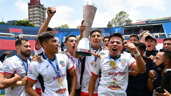 TWITTER @irapuatooficial Jugadores de Irapuato festejan el título de Liga Premier