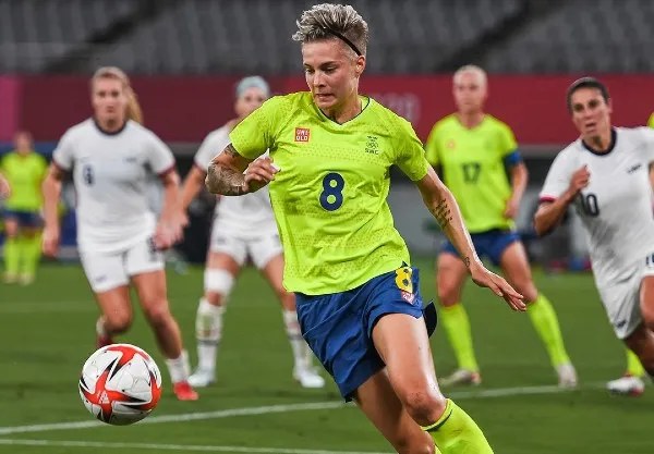 TWITTER @svenskfotboll Lina Hurtig en acción