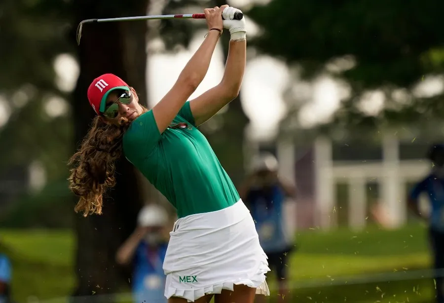 AP María Fassi en la primera ronda de golf en Tokio 2020