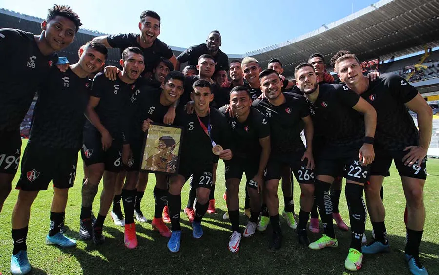 MIGUEL PONTÓN Angulo con sus compañeros
