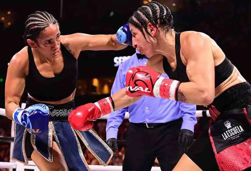 TWITTER: @Serranosisters Serrano y Gutiérrez en el ring