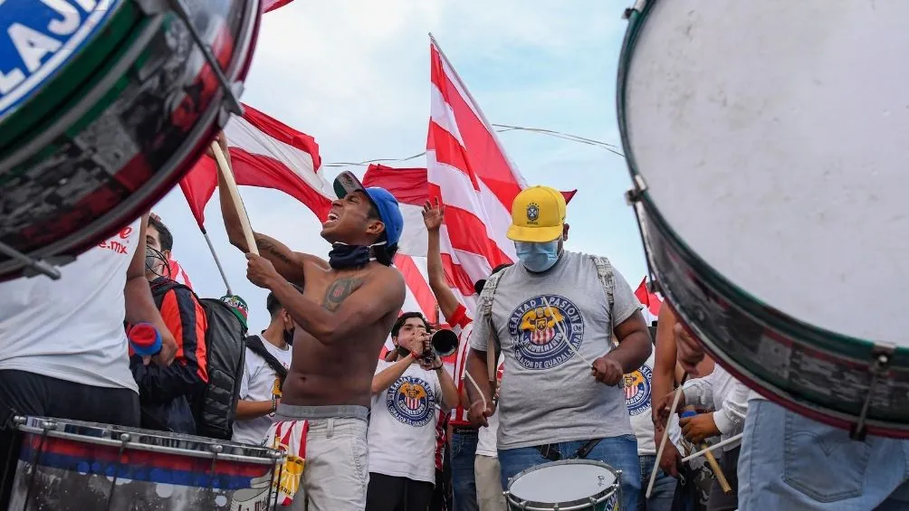IMAGO7 Aficionado de Chivas previo a un partido