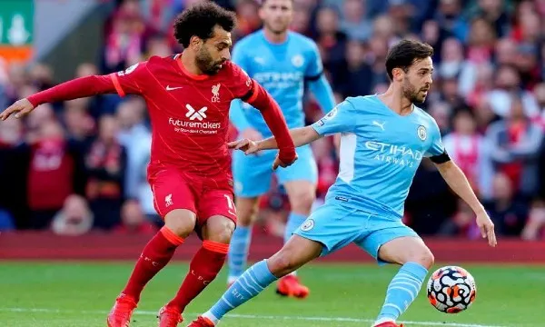 EFE Liverpool vs Manchester City en acción