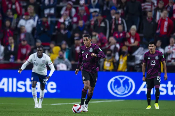 MEXSPORT El mediocampista en partido con el Tri