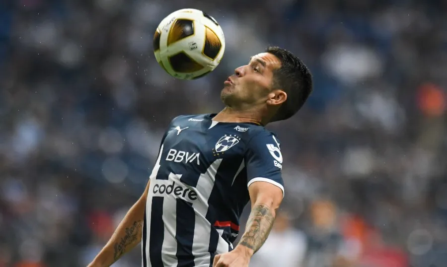 IMAGO7 Celso Ortiz en partido de La Pandilla