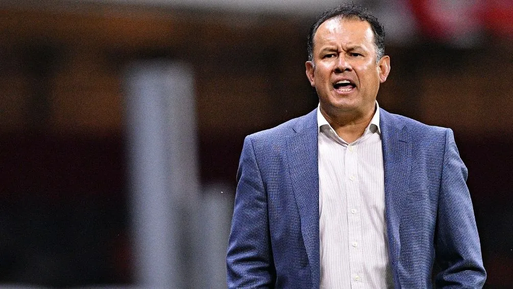 IMAGO7 Reynoso dando indicaciones