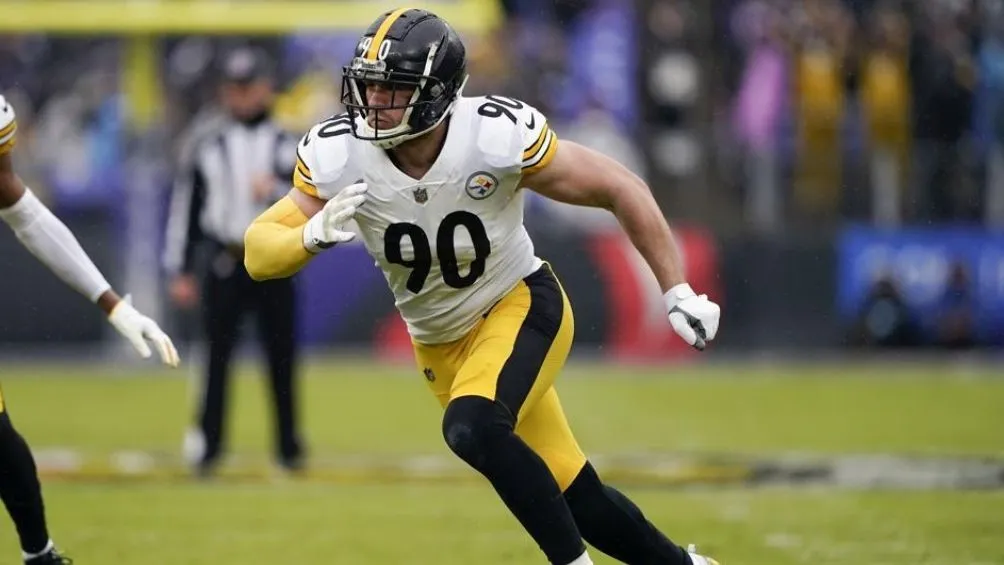 AP TJ Watt durante el partido