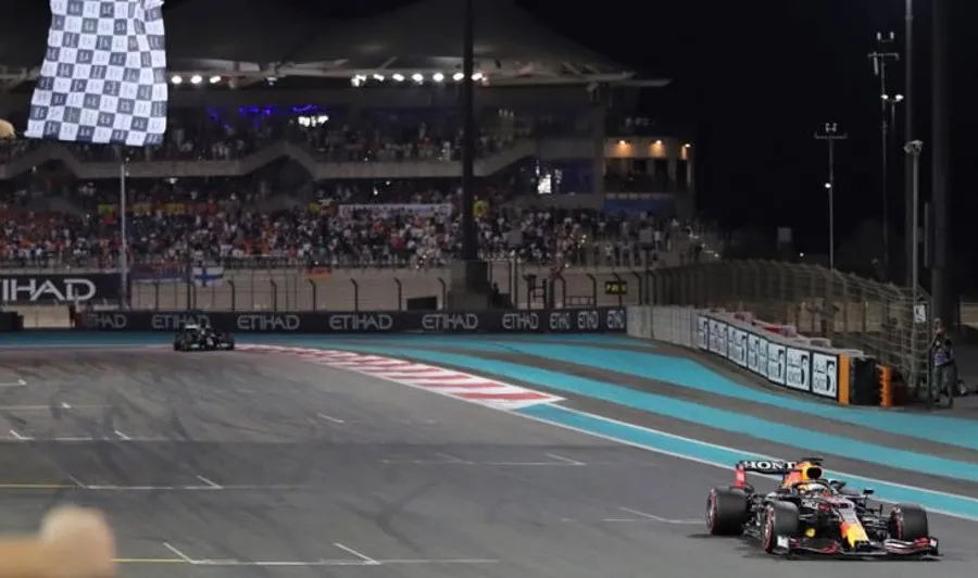 EFE Max llega en primer lugar en la última carrera de 2021