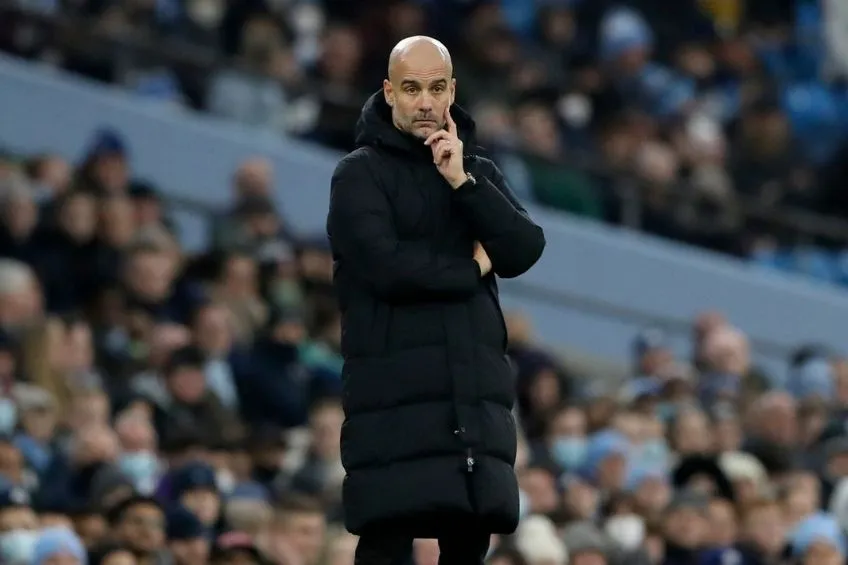 AP Pep Guardiola en un partido del Manchester City