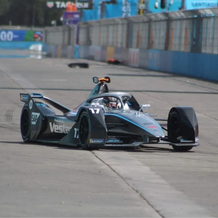 @robsanvar De Vries en su monoplaza