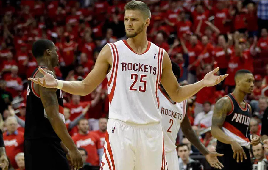 AP Parsons con los Rockets