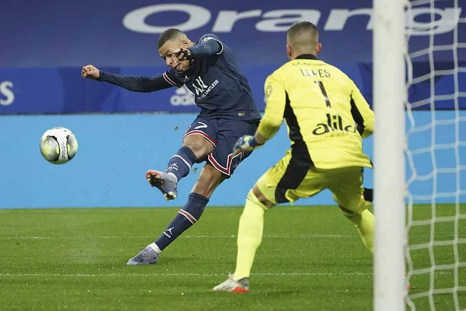 AP Kyllan Mbappé contra el Olympique de Lyon