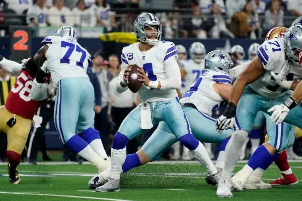AP Dak Prescott durante partido ante San Francisco