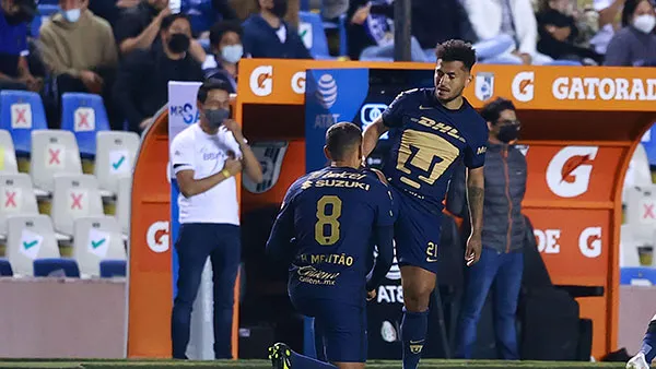 IMAGO7 Higor Meritao y Rogerio de Oliveira festejan un gol