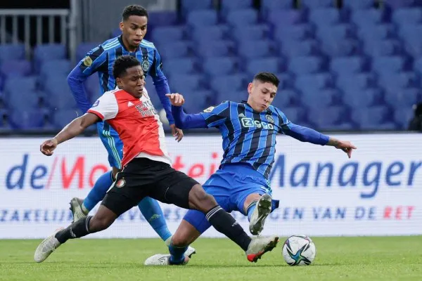 TWITTER @EdsonAlvarez19 Edson Álvarez durante partido