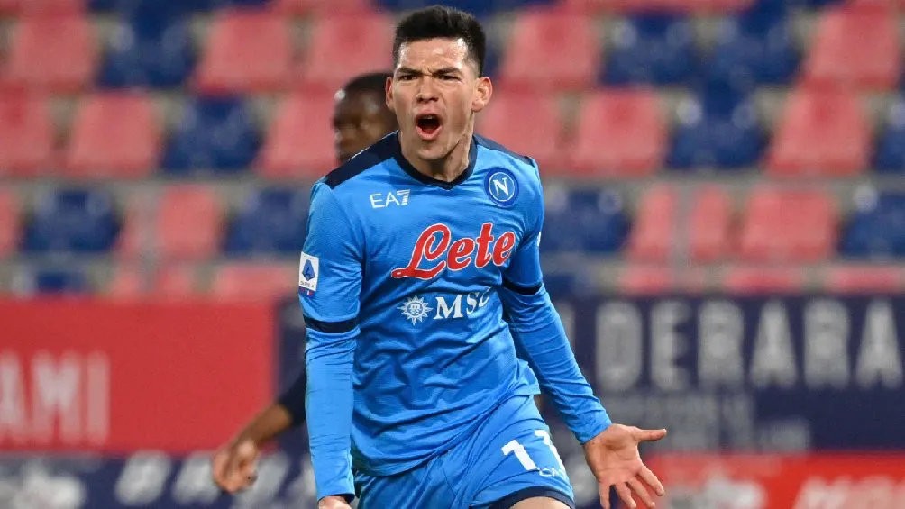 AP Hirving Lozano festejando gol con el Napoli en la Serie A
