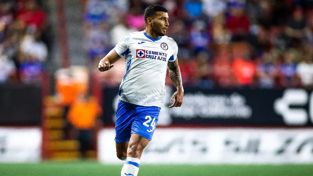 IMAGO7 Juan Escobar jugando partido en la Liga MX con Cruz Azul