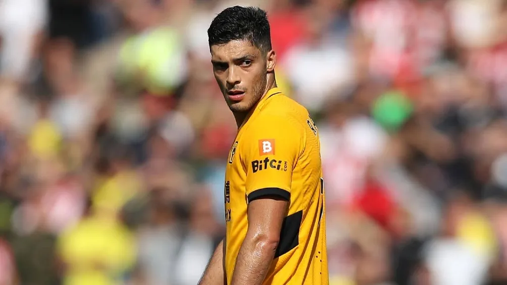 TWITTER | @RAUL_JIMENEZ9 Raúl Jiménez jugando partido con los Wolves en la Premier League