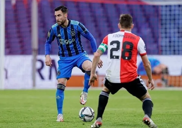 INSTAGRAM @tagliafico3 Nicolás Tagliafico en acción con Ajax