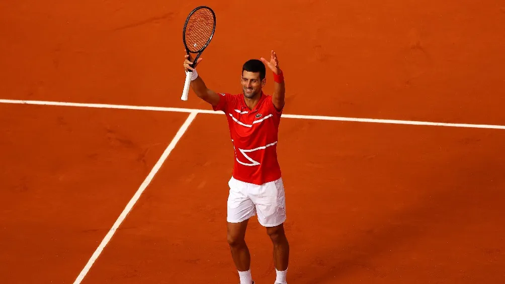 TWITTER | @DJOKERNOLE Novak Djokovic celebrando triunfo en Roland Garros