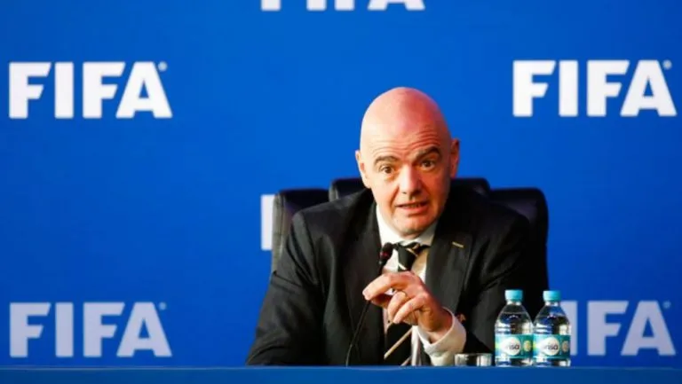 AP Infantino durante una rueda de prensa