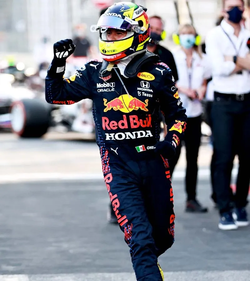 TWITTER @REDBULLRACING Checo Pérez está cumpliendo 32 años